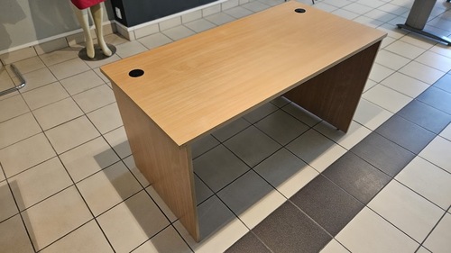 Biurko 1370x680x740 mm | BIURKO137 OUTLET