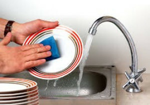 Czy jakość wody może wpływać na myte naczynia ?